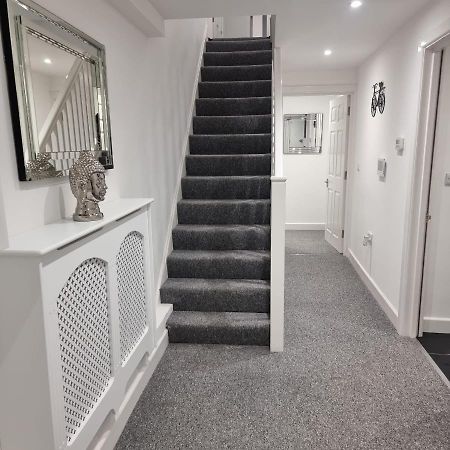 Classic 2 Bed Apartment In Oldkent Road London Eksteriør billede