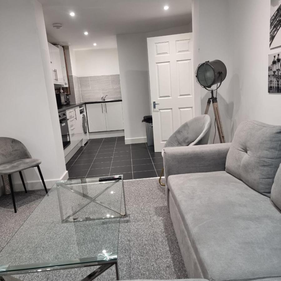 Classic 2 Bed Apartment In Oldkent Road London Eksteriør billede