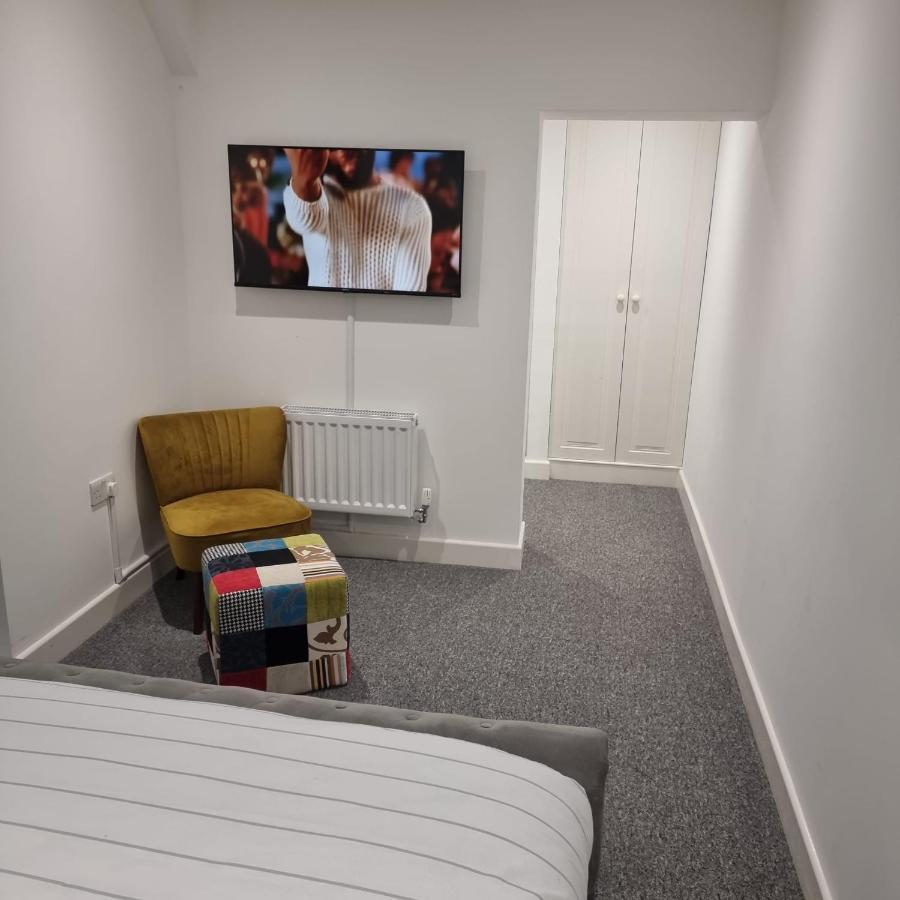 Classic 2 Bed Apartment In Oldkent Road London Eksteriør billede