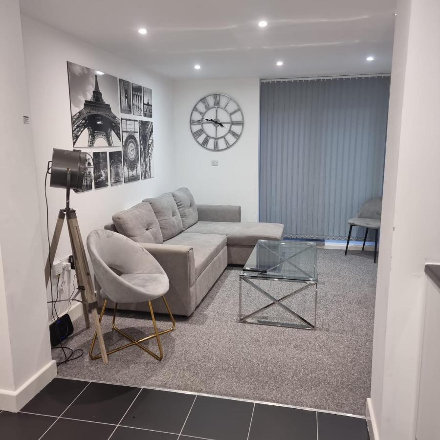 Classic 2 Bed Apartment In Oldkent Road London Eksteriør billede